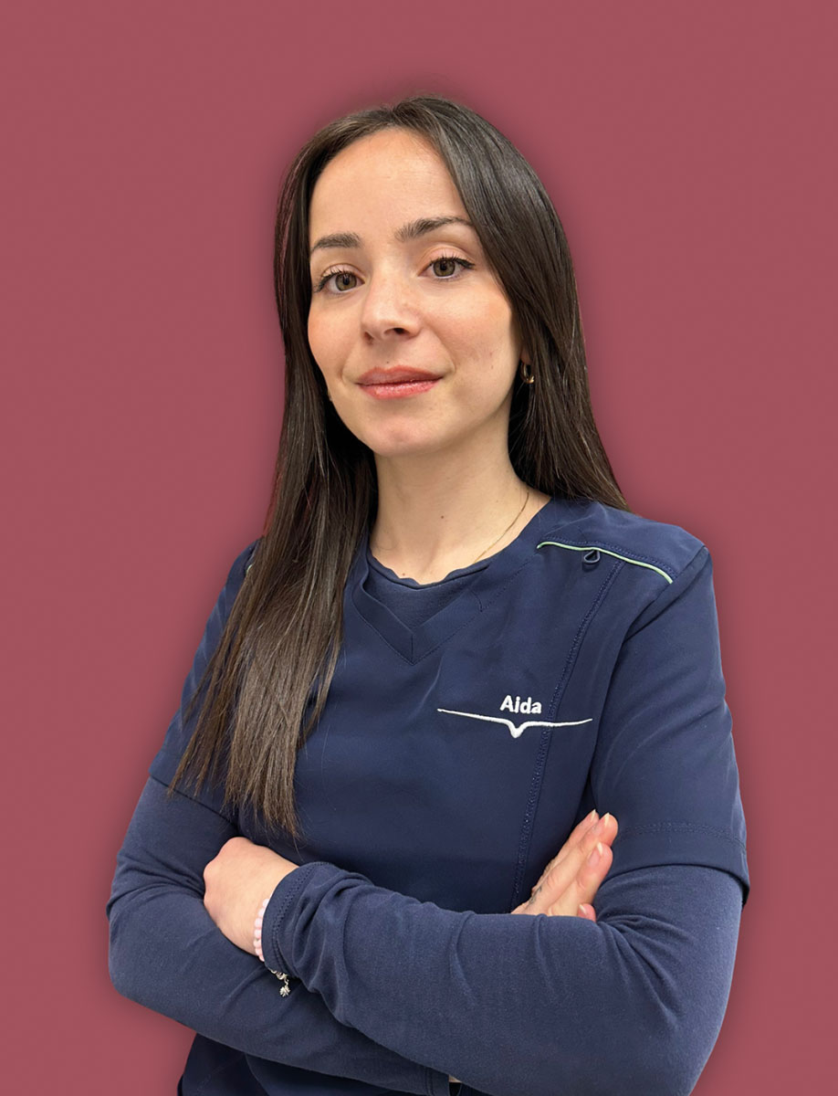 Aida Hoxha - Responsabile degli appuntamenti e del ricevimento pazienti.